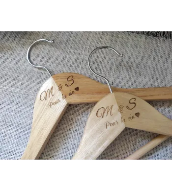 Cintre personnalisé