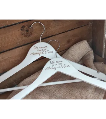 Cintre personnalisé