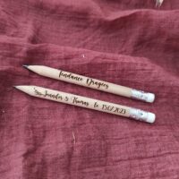 crayons gris personnalisé